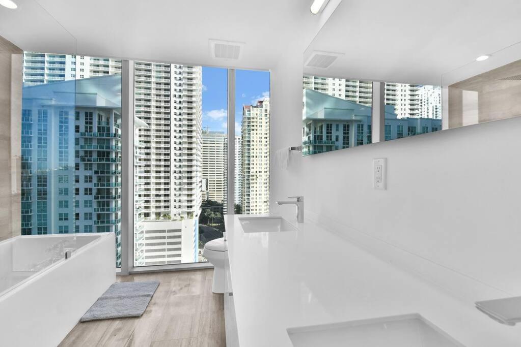 Lovely Upscale Condo Gorgeous View 2Bd 2Bath In Brickell Маямі Екстер'єр фото